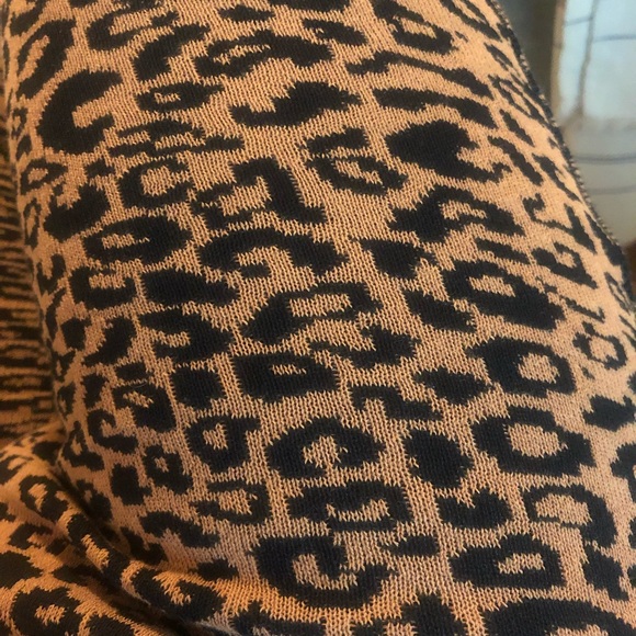 Stand Alone leopard bike shorts sz 2 EUC - Picture 3 of 3